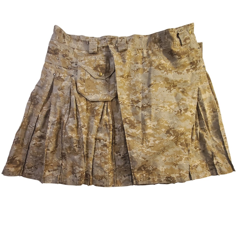 StumpTown Kilts Men Modern Tactical Utility Kilt Digital Camo Desert Tan 16x23